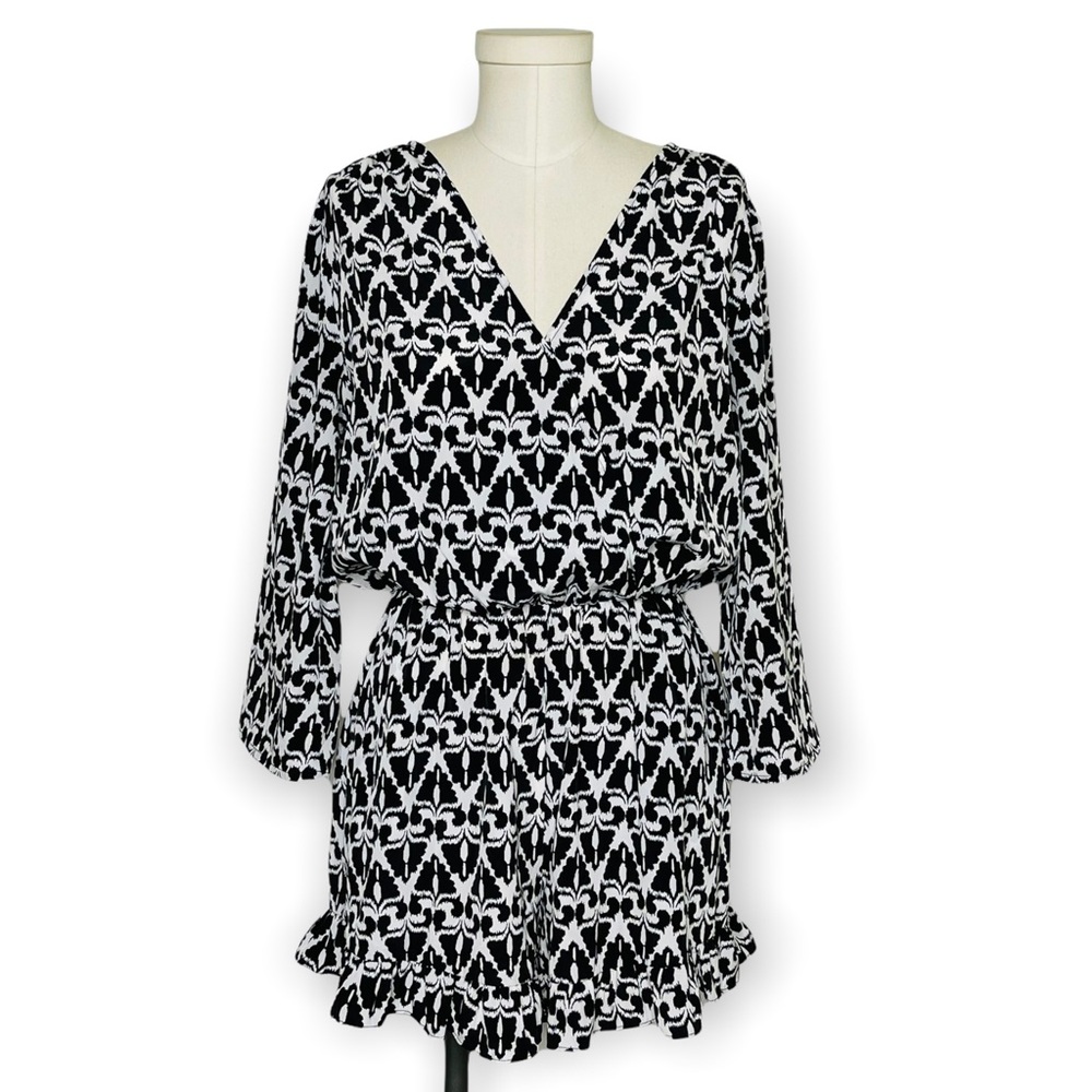 Ellison Black & White Print Romper With Ruffle Hem Deep V-Neck Size Medium